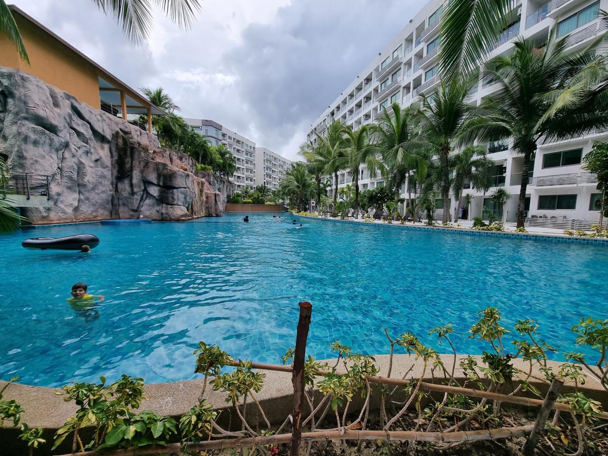 Laguna Beach Condo Resort 3 Maldives Pattaya Pool View ลากูน่า บีช คอนโด รีสอร์ต 3 พัทยา ジョムティエンビーチ エクステリア 写真