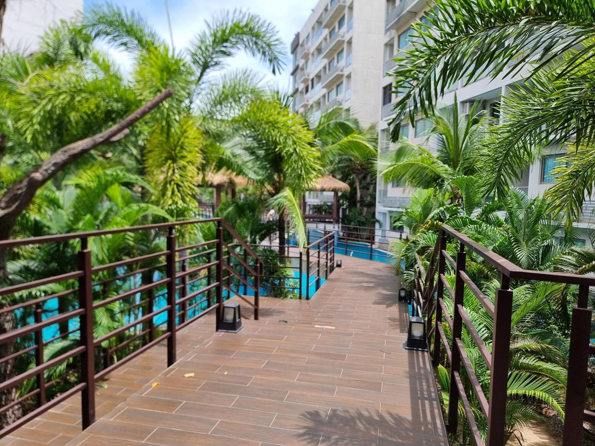 Laguna Beach Condo Resort 3 Maldives Pattaya Pool View ลากูน่า บีช คอนโด รีสอร์ต 3 พัทยา ジョムティエンビーチ エクステリア 写真